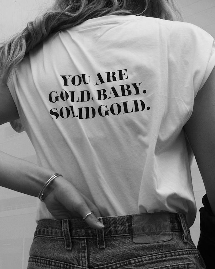 camisetas con letra originales camiseta blanca letras vaqueros ideas de prendas fotos de chicas tumblr