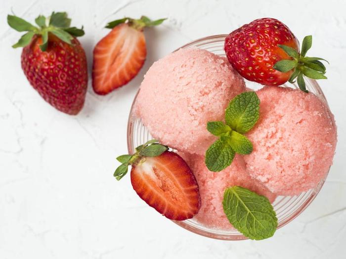 fresas hierbabuena helados caseros ideas de recetas de helados helados caseros de frutas