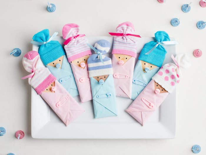 adorables ideas de regalitos madres jovenes regalos de cumpleaños para mujer calcetines para bebes colores pastel
