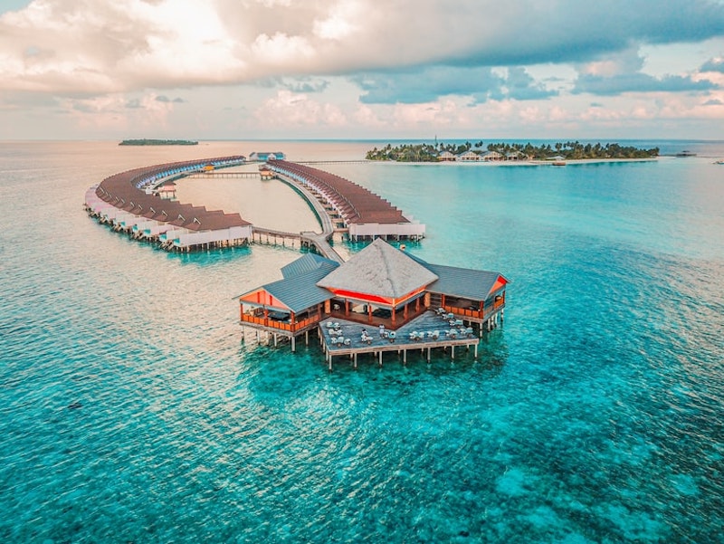 imagen de las maldivas casas hoteles construidos sobre el agua