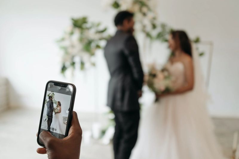 fotografía de boda de una joven pareja de recién casados