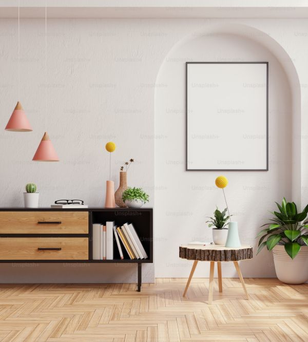 muebles escandinavos de diseño limpio y carteles en la pared